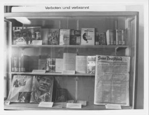 Verboten und verbrannt (Vitrine 32)