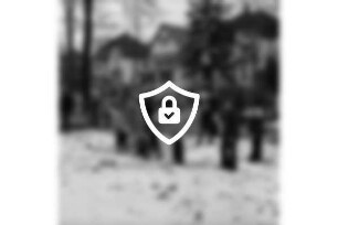 Ostereiersuchen im Kurpark: Kurparkallee: vorn Kinder bei der Suche im Schnee: dahinter Erwachsene, Pkws und Stadthäuser: Winter: 30. März 1975