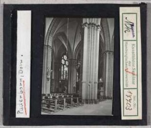 Paderborn: Dom, Inneres, Blick in Seitenschiff