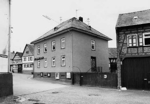Ehem. Schule; Butzbach, Zum Weißen Stein 27