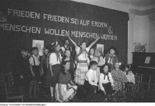 Kindergarten der Landespolizei, Weihnachtsfeier, Dezember 1950