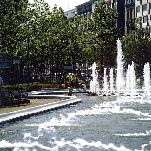 Hansjakob, Gottfried; Köln; Westliche Ringstraße - Kaiser-Wilhelm-Ring, Wasserbecken mit Springbrunnen