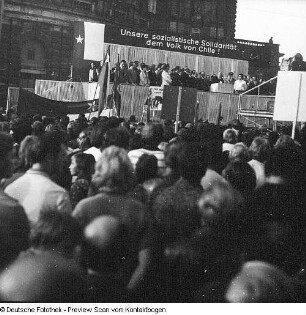 Serie: Chile-Kundgebung mit Krolikowski, Theaterplatz, Kundgebung für Solidarität mit dem chilenischen Volk.