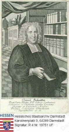 Schneider, Daniel (um 1667-1748) / Porträt, in Bibliothek stehend, Halbfigur, mit Bildlegende