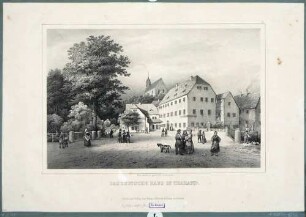 Tharandt, Ansicht des Hotels Deutsches Haus, im Vordergrund Spaziergänger und im Hintergrund die Berg- und Stadtkirche
