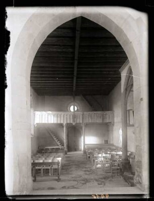 Friedhofkirche innen nach Westen