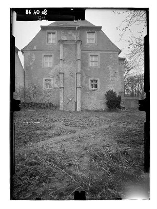 Mellenthin, Dorfstraße 25. Schloß (1575-1580, Umbau 1904). Seitenansicht