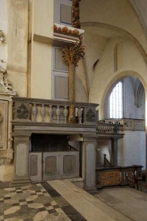 Katholische Pfarrkirche Sankt Peter und Paul & Schlosskirche Sankt Trinitatis — Chor