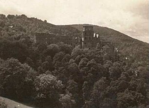Heidelberg. Schloss, Ansicht von Osten (von der Terrasse aus)