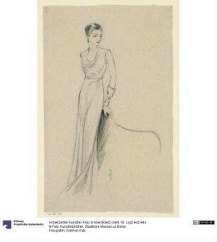 Frau in Abendkleid