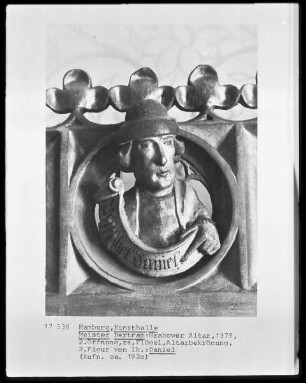 Grabower Altar — Altarbekrönung: Die klugen und die törichten Jungfrauen; Propheten — Altarbekrönung: Daniel
