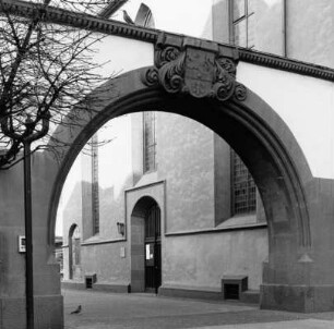Torbogen; Darmstadt, An der Stadtkirche (bei Kirchstraße 11-17)