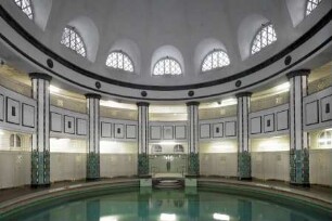 Stadtbad — Frauenschwimmhalle