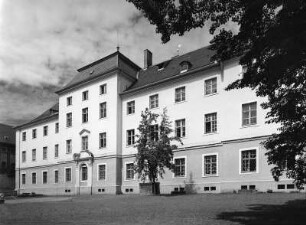 Lindau (Bodensee), Stiftsplatz 4. Ehemaliges Gebäude des Damenstifts (1732-1734)