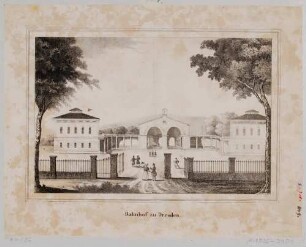 Der Kopfbau des Leipziger Bahnhofes zwischen der Leipziger Straße und Eisenbahnstraße in Dresden-Neustadt, 1839 eingeweiht, Blick nach Norden