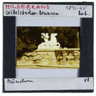 München, Wittelsbacher Brunnen (Lenbachplatz) : Allegorie der Zerstörung