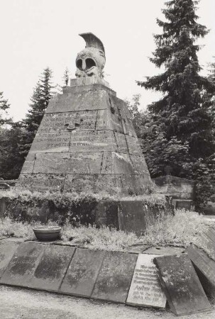Denkmal für die Gefallenen des 1. Weltkrieges : Denkmal für die Gefallenen des 1. Weltkrieges. Stein (nach 1918). Torgau, Dommitzscher Straße