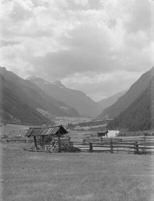 Blick in das Tal bei Steinbrücken (Tirol)
