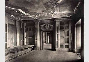 Blick in das ehemalige Elfenbeinzimmer der Kunstkammer im Berliner Stadtschloss
