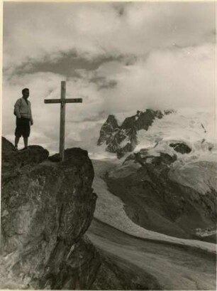 Am Gipfelkreuz auf dem Gornergrat
