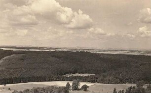 Sächsische Schweiz. Blick von der Südseite der Festung Königstein nach Westen gegen Cottaer Spitzberg, Luchberg und Wilisch