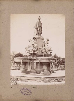 Brunnen, Nimes: Ansicht