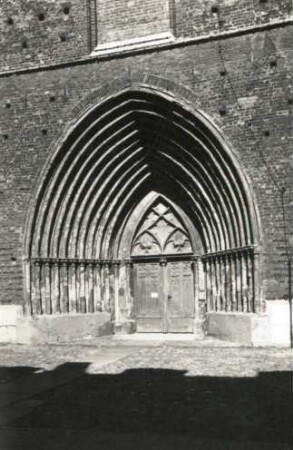 Greifswald. Sankt Nikolaikirche. Hauptportal