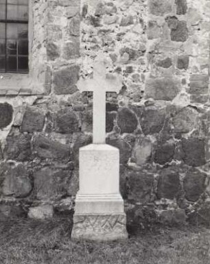 Grabkreuz für K. Kreußler