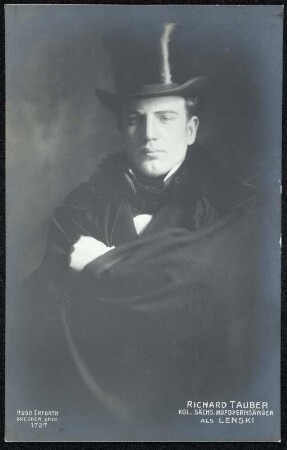 Richard Tauber als Lenski : Richard Tauber als Lenski in "Eugen Onegin" von Peter Tschaikowski. Königliche Hofoper Dresden, Neueinstudierung 31. Oktober 1916. Fotografie (Weltpostkarte) von Hugo Erfurth, 1917