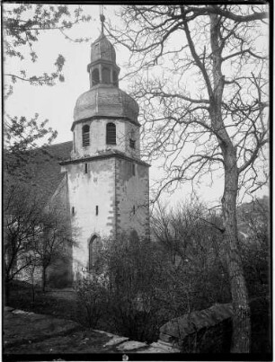 Ersingen Katholische Pfarrkirche Christkönig Außenansicht von Südosten Turm