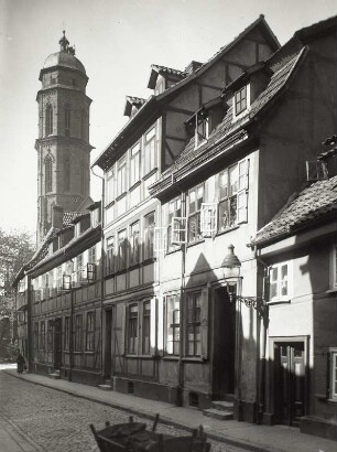 Göttingen, Speckstraße : Göttingen. Speckstraße. Blick gegen den Turm der Jakobikirche von Ostsüdosten