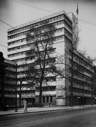Berlin-Tempelhof. Potsdamer Straße. Außenansicht des, von 1928 - 1930 im Stil der Neuen Sachlichkeit, errichteten Kathreiner-Hochhauses am Kleistpark.