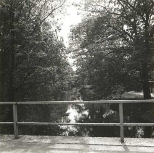 Niederlausitz. Hammerstrom. Kunstgraben. Blick von der Brücke bei Dissenchen-Merzdorf stromauf nach Süden