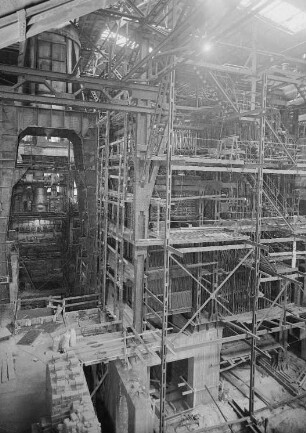Industrie-Kraftwerk. Montage eines Kessels im Kesselhaus III : Lauta (Niederlausitz). Industrie-Kraftwerk. Montage eines Kessels im Kesselhaus III
