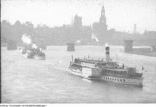 Dresden, Neustadt, Bahnhof, Empfang von Delegierten des Weltfriedensrates, 20. Februar 1951 & Dresden, Elbe-Freunschafts-Friedensfahrt der Weißen Flotte Dresden, 20. Februar 1951