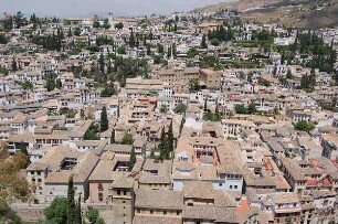 Granada - Blick vom Burgberg Alhambra : Altstadtviertel Albaicin von der Alhambra gesehen, aufgenommen 2007