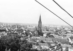 Freiburg im Breisgau: Blick auf Freiburg aus der Schlossbergseilbahn