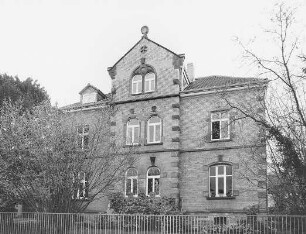 Pfarramt (Wohnhaus); Gelnhausen, Pfarrgasse 2, Straße der Jugend 7