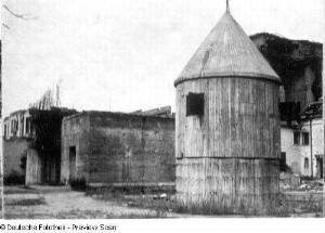 Notausgang und Turm des Reichskanzlei-Bunkers (Führerbunker), errichtet 1943