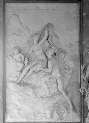 Innendekoration des Marmorbades — Perseus und Cupido lösen Andromedas Ketten
