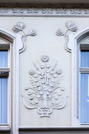 Floraler Bauschmuck