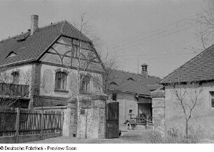 Eingangstor des Bauernhofes