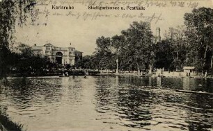 Postkartenalbum mit Motiven von Karlsruhe. "Karlsruhe. Stadtgartensee und Festhalle"