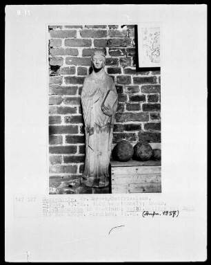 Unbekannte weibliche Heiligenfigur
