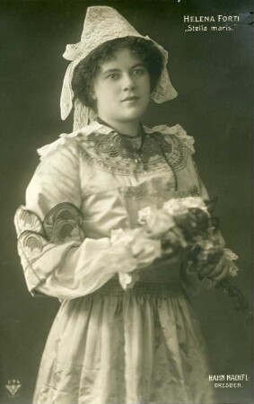 Helena Forti als Marga : Helena Forti als Marga in "Stella maris" von Alfred Kaiser. Königliche Hofoper Dresden, Dresdner Erstaufführung 24.08.1912. Fotografie (Weltpostkarte) von E. Müller (Hahn Nachf.)