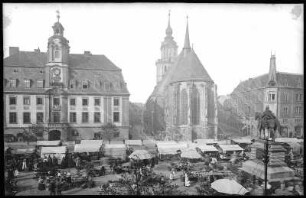 Weißenfels. Markt mit Rathaus und Marienkirche