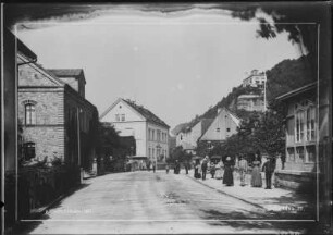 Schandau (Bad Schandau), Postelwitzer Straße (Sendigstraße). Blick nach Nordwesten zum Schloßberg am "Lindengarten"