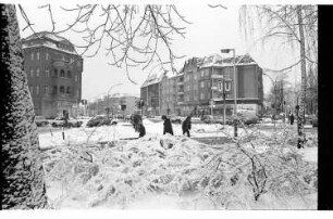 Kleinbildnegativ: Friedrich-Wilhelm-Platz Ecke Bundesallee, 1980
