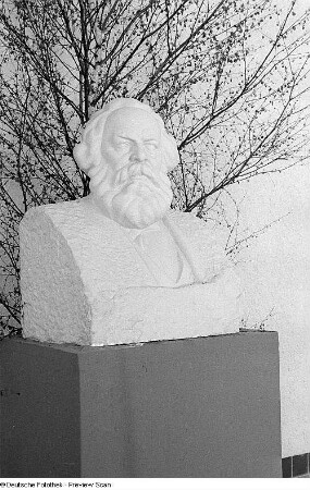 Büste von Karl Marx