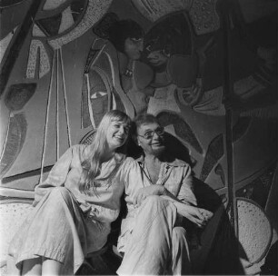 Salvador (Bahia). Der Maler und Graphiker Hansen-Bahia (1915-1978) mit seiner Frau